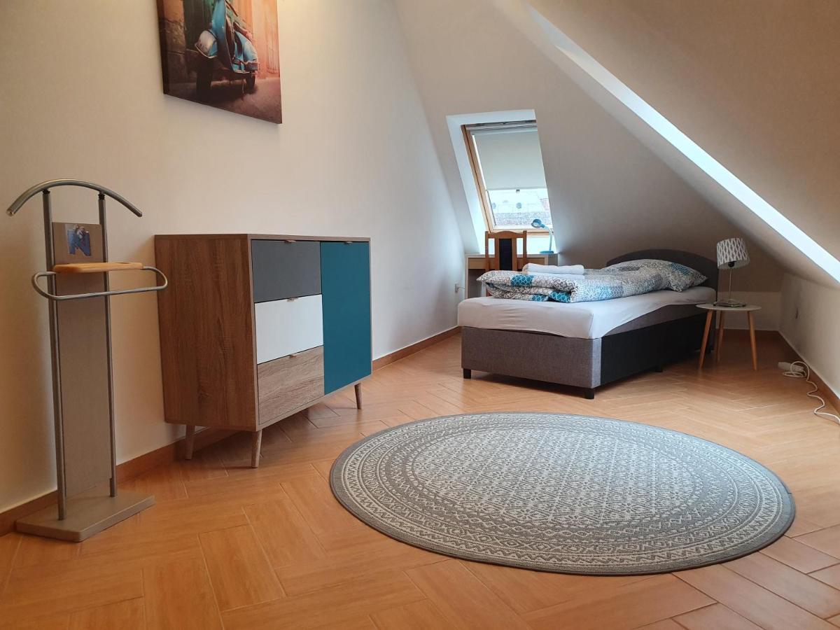 Enjoy 110Qm Apartment Im Historischen Zentrum Шопрон Екстериор снимка
